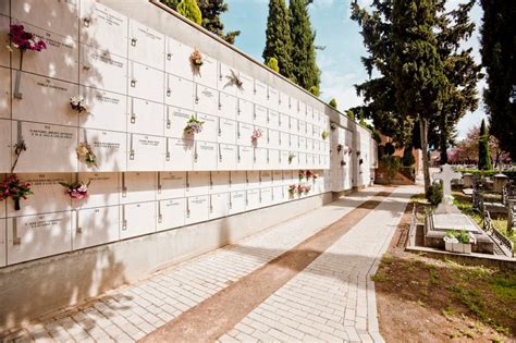 emucesa esquelas|Emucesa: funeraria, tanatorio y cementerio de Granada.